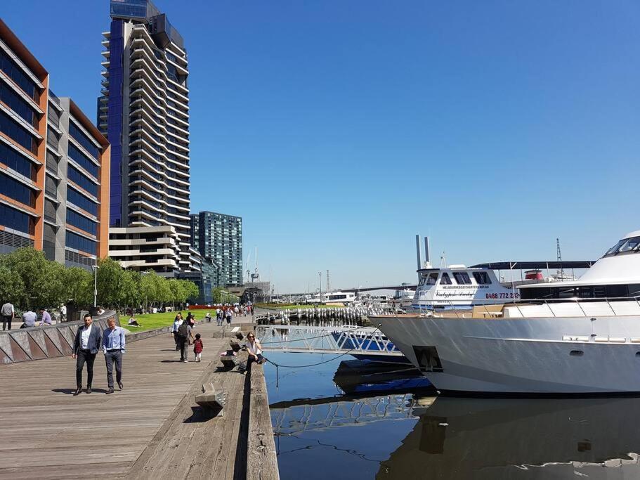 Melbourne Docklands Riverside Views Екстериор снимка