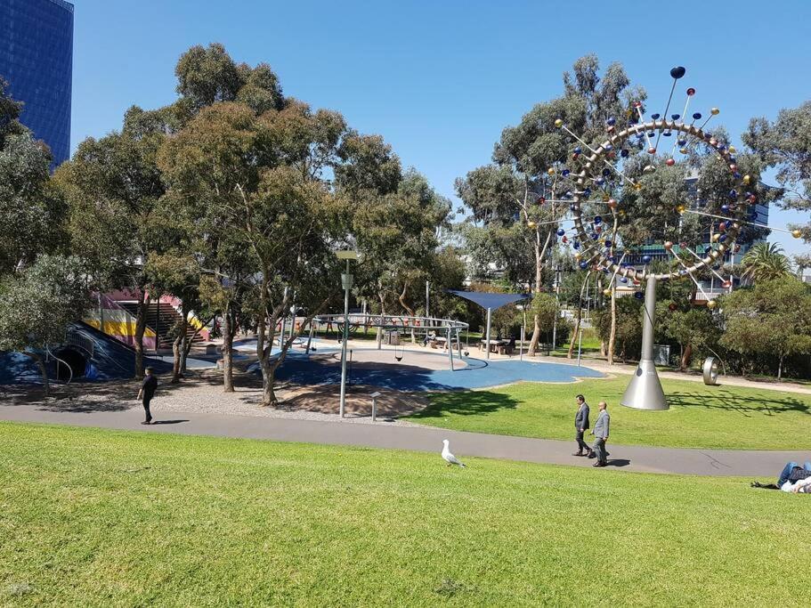 Melbourne Docklands Riverside Views Екстериор снимка