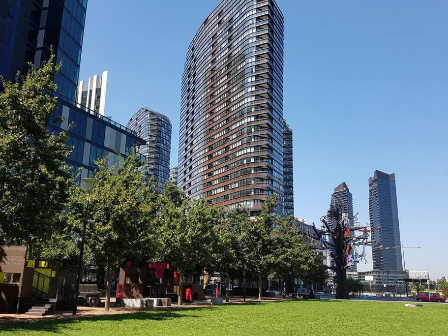 Melbourne Docklands Riverside Views Екстериор снимка