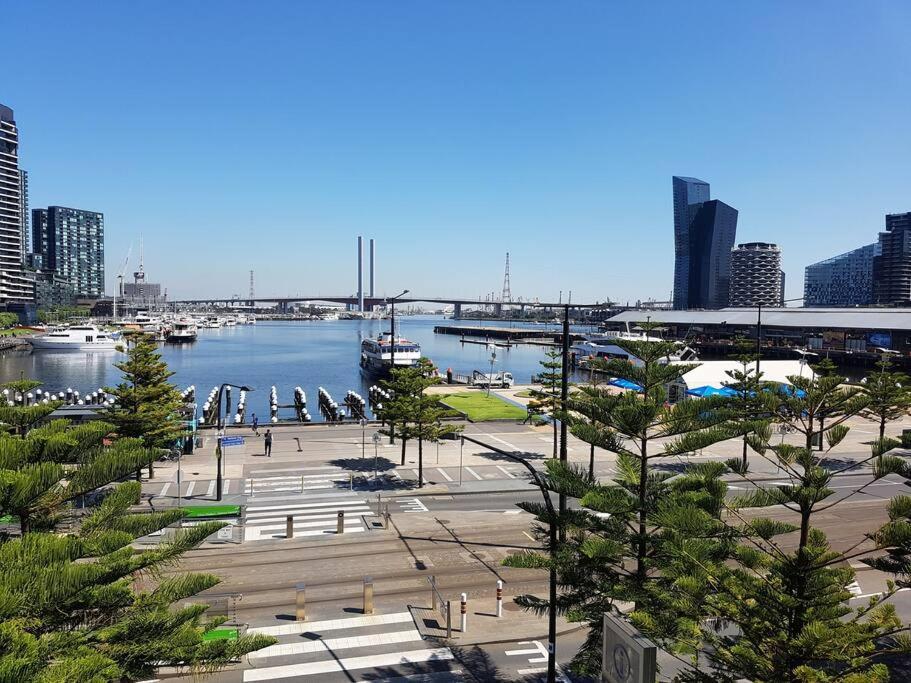 Melbourne Docklands Riverside Views Екстериор снимка