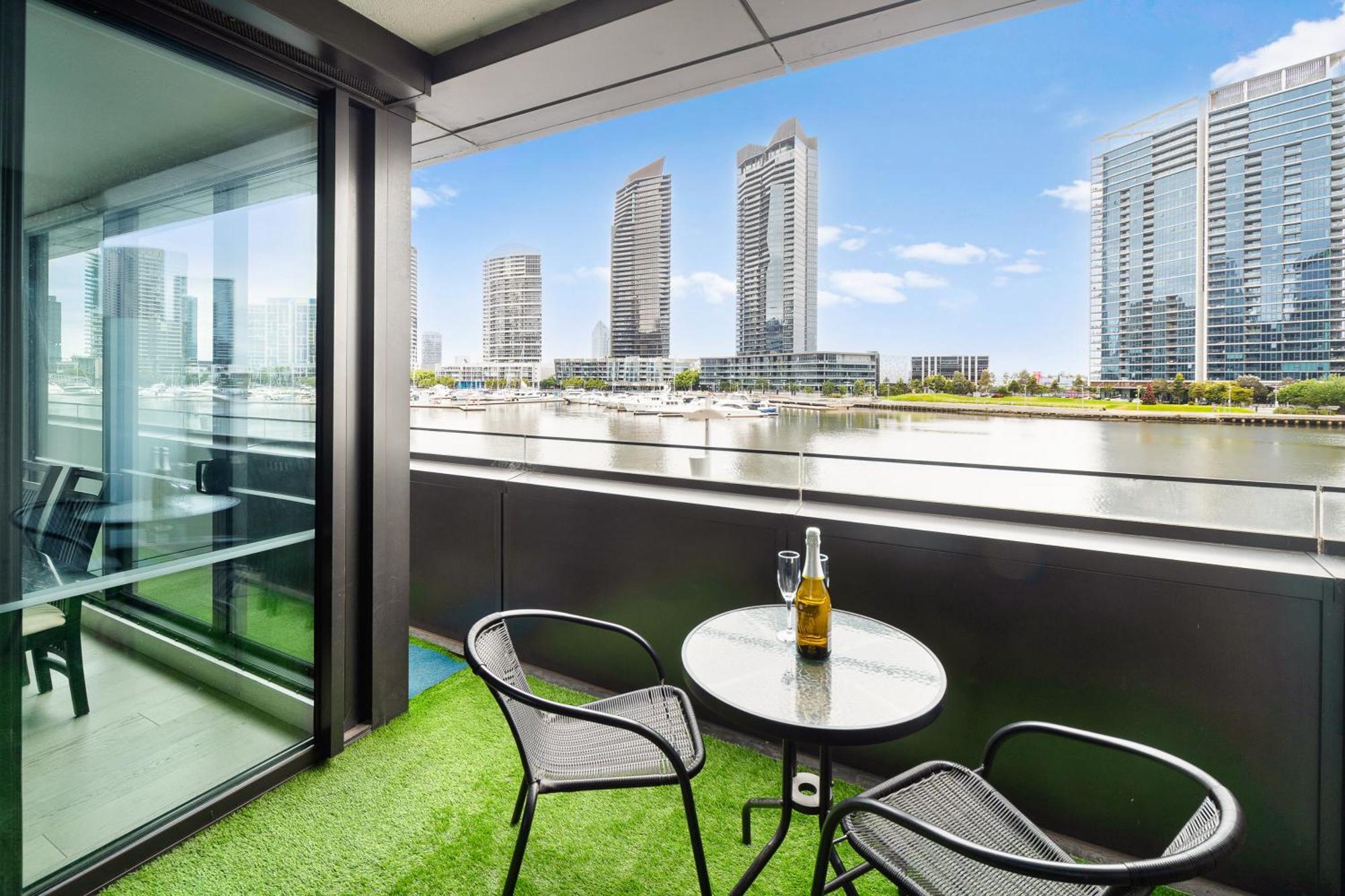 Melbourne Docklands Riverside Views Екстериор снимка