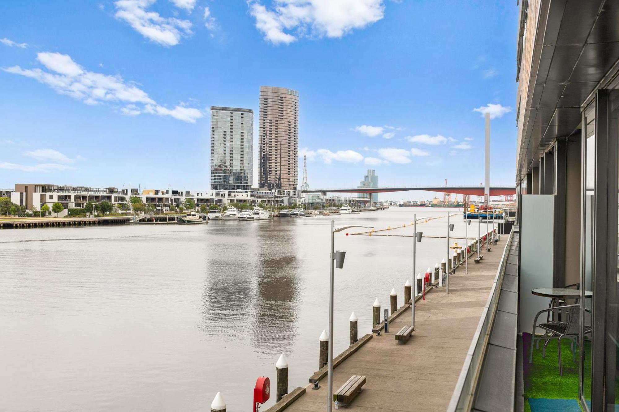 Melbourne Docklands Riverside Views Екстериор снимка